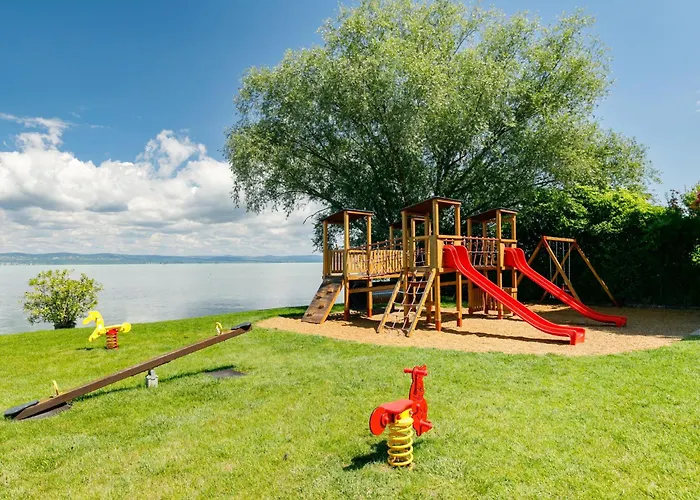 Amelia By Interhome בלטונוסוד